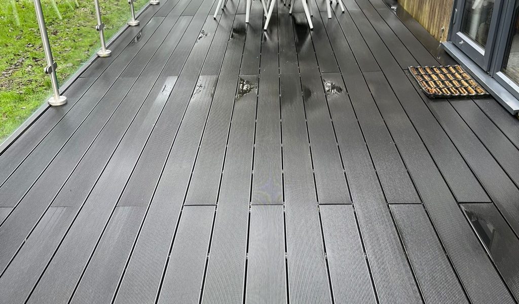 Pressure washed clean wooden decking – deck cleaning results in Somerset home